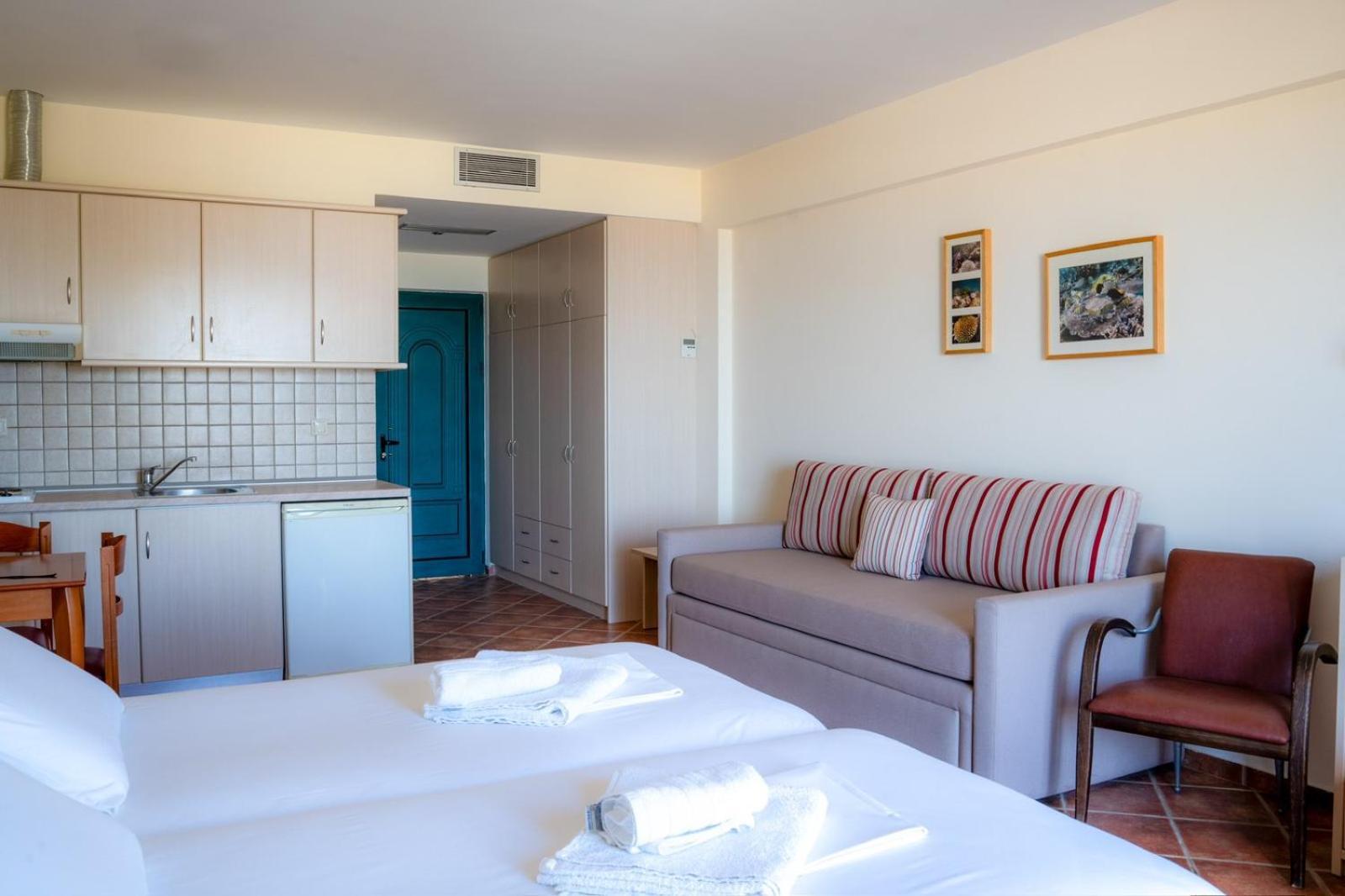 Coralli Hotel Perdika  Eksteriør billede