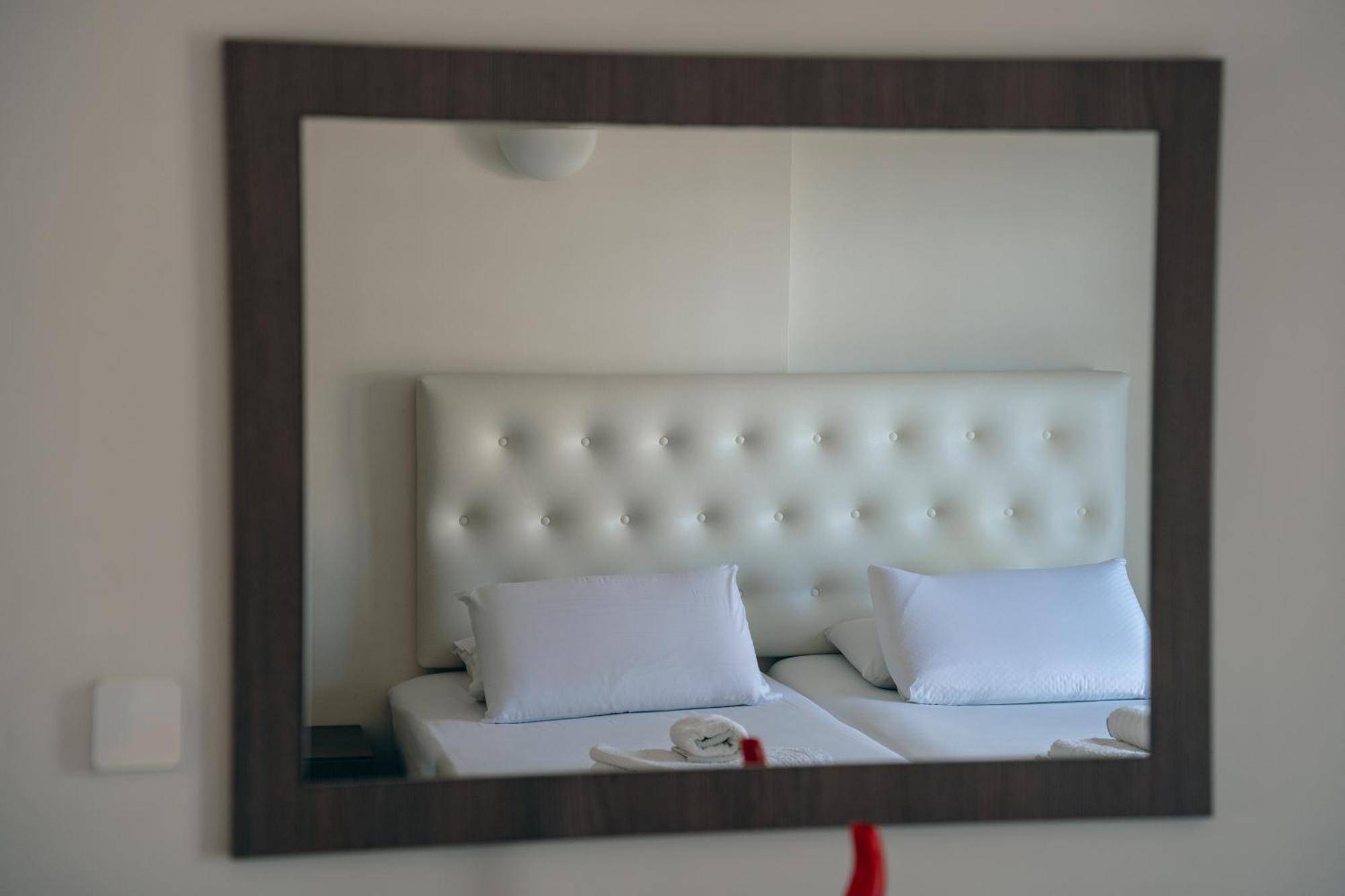 Coralli Hotel Perdika  Eksteriør billede