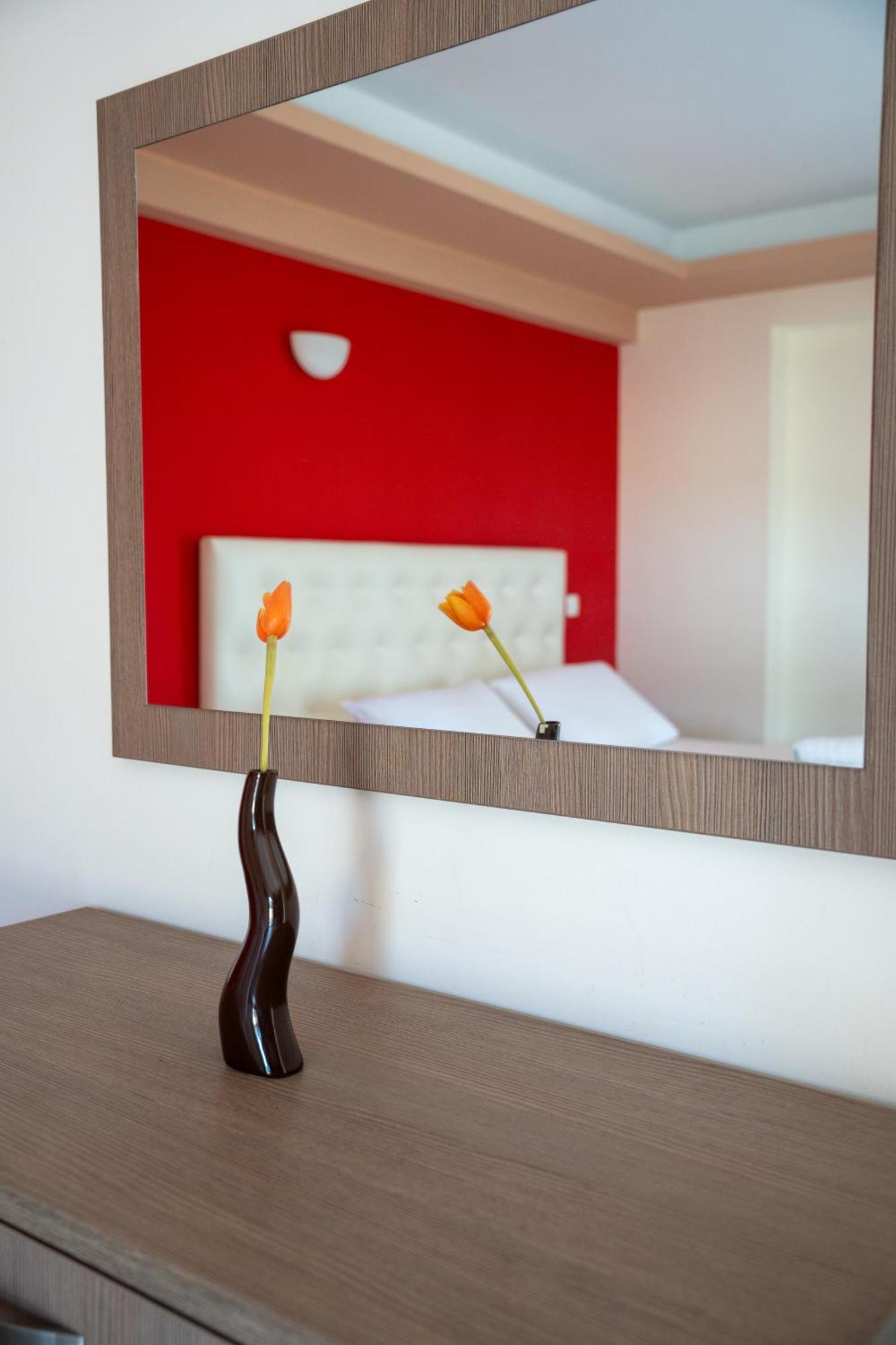 Coralli Hotel Perdika  Eksteriør billede